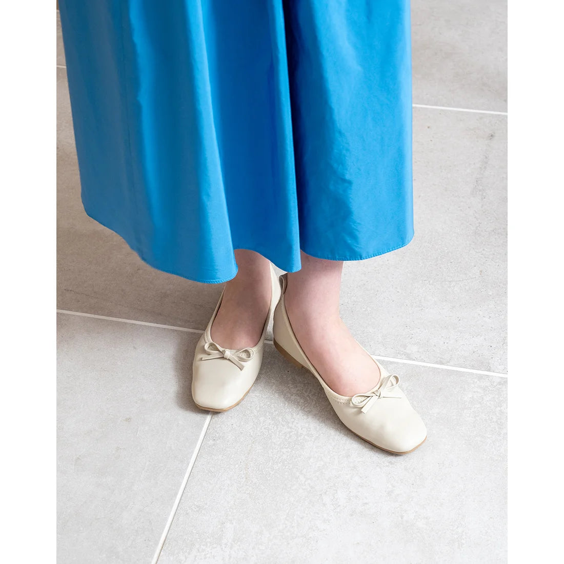 日本製【蘋果皮】【防水】Emma Francis 平底彈性芭蕾舞鞋 ( 03m-AP 177 )(Ivory apple leather)（アイボリー アップルレザー）