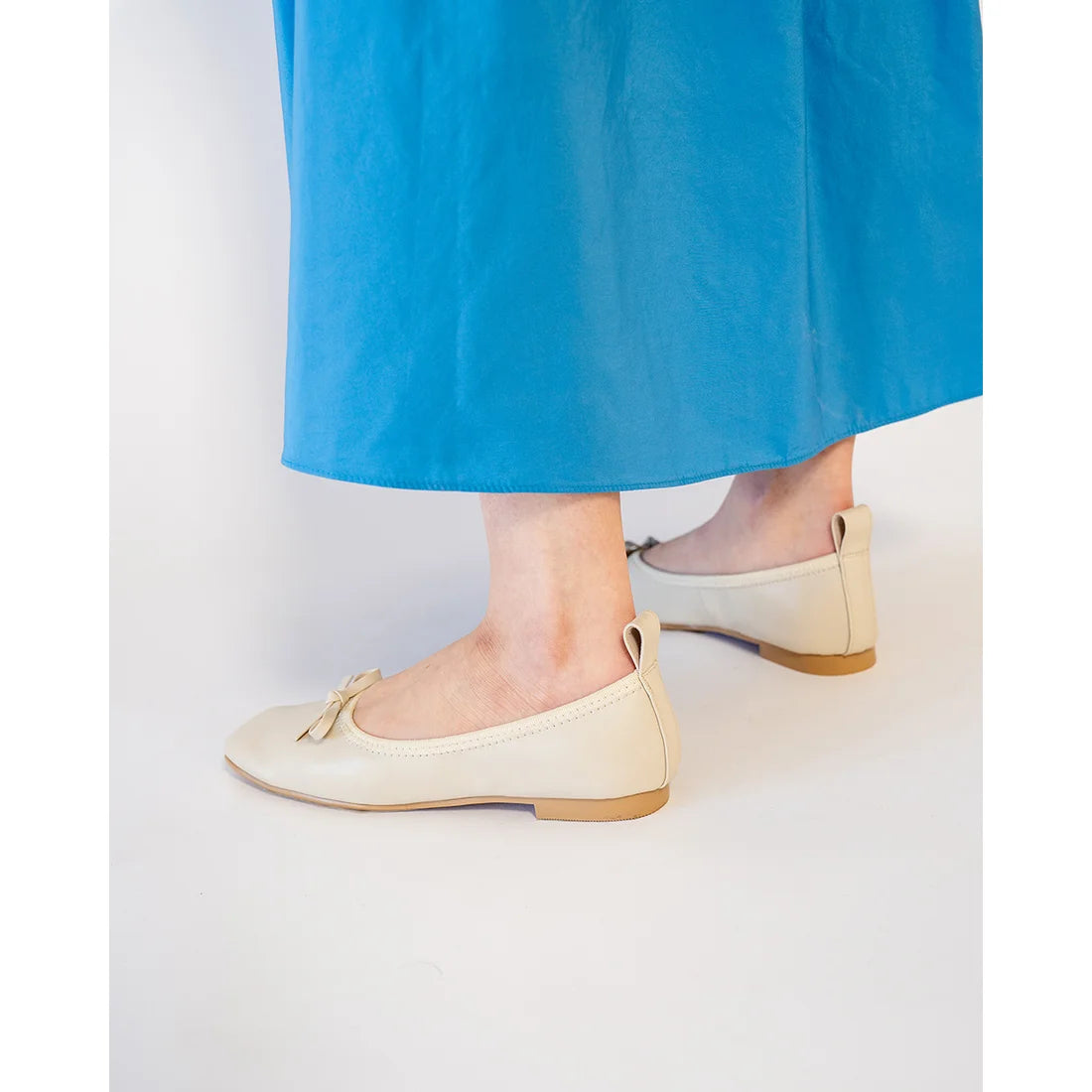 日本製【蘋果皮】【防水】Emma Francis 平底彈性芭蕾舞鞋 ( 03m-AP 177 )(Ivory apple leather)（アイボリー アップルレザー）