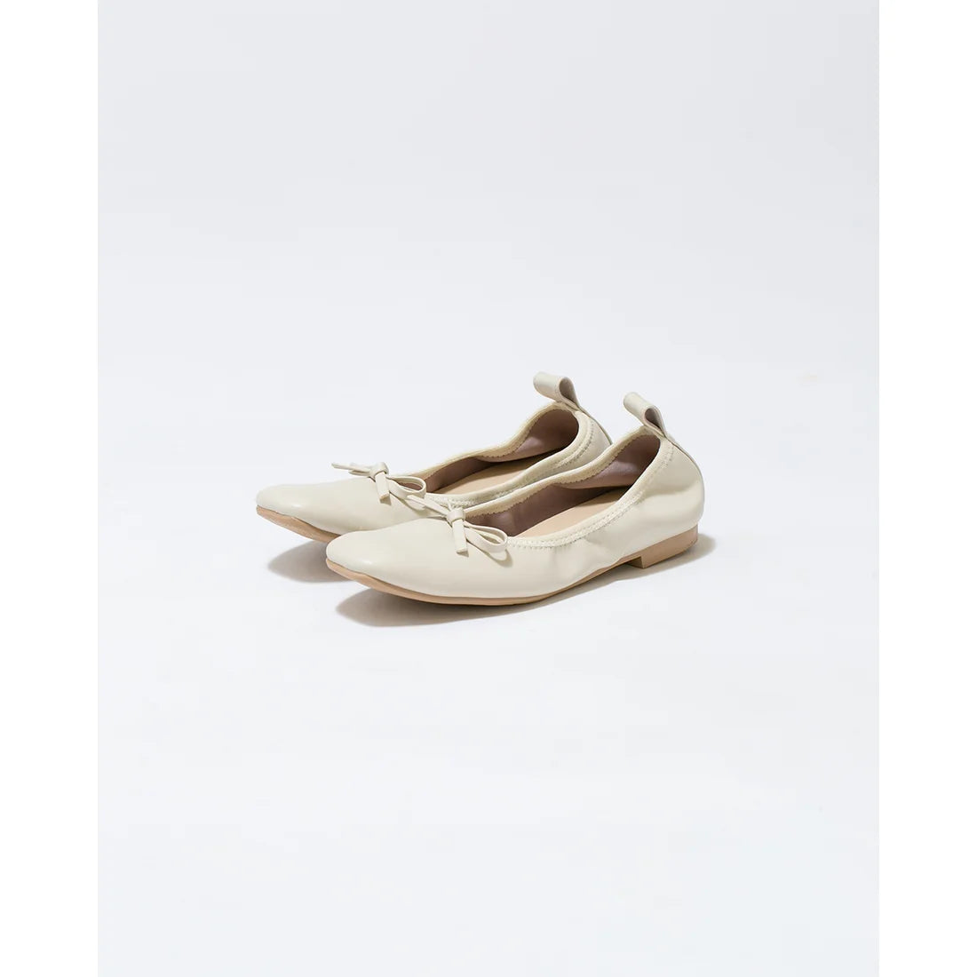 日本製【蘋果皮】【防水】Emma Francis 平底彈性芭蕾舞鞋 ( 03m-AP 177 )(Ivory apple leather)（アイボリー アップルレザー）