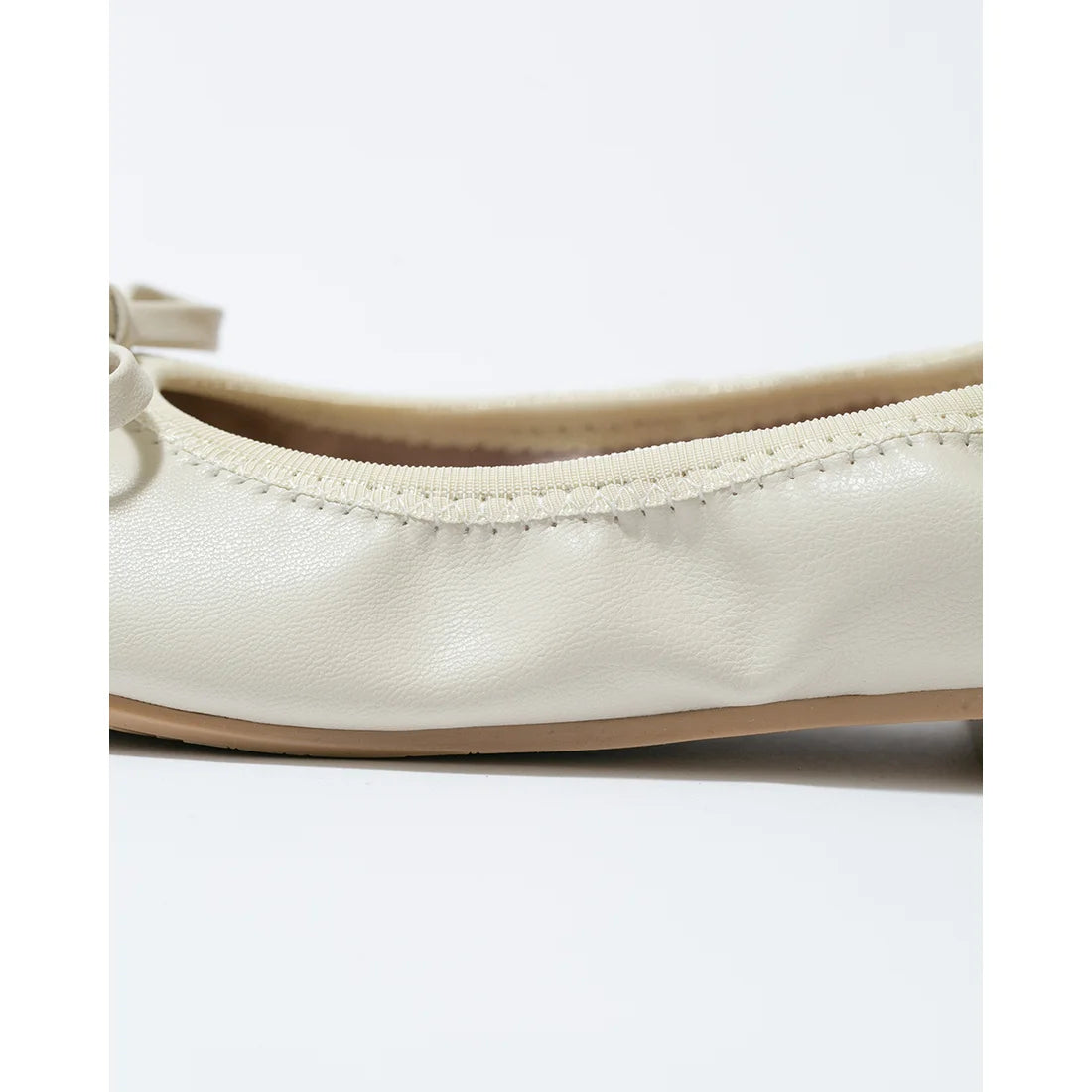 日本製【蘋果皮】【防水】Emma Francis 平底彈性芭蕾舞鞋 ( 03m-AP 177 )(Ivory apple leather)（アイボリー アップルレザー）