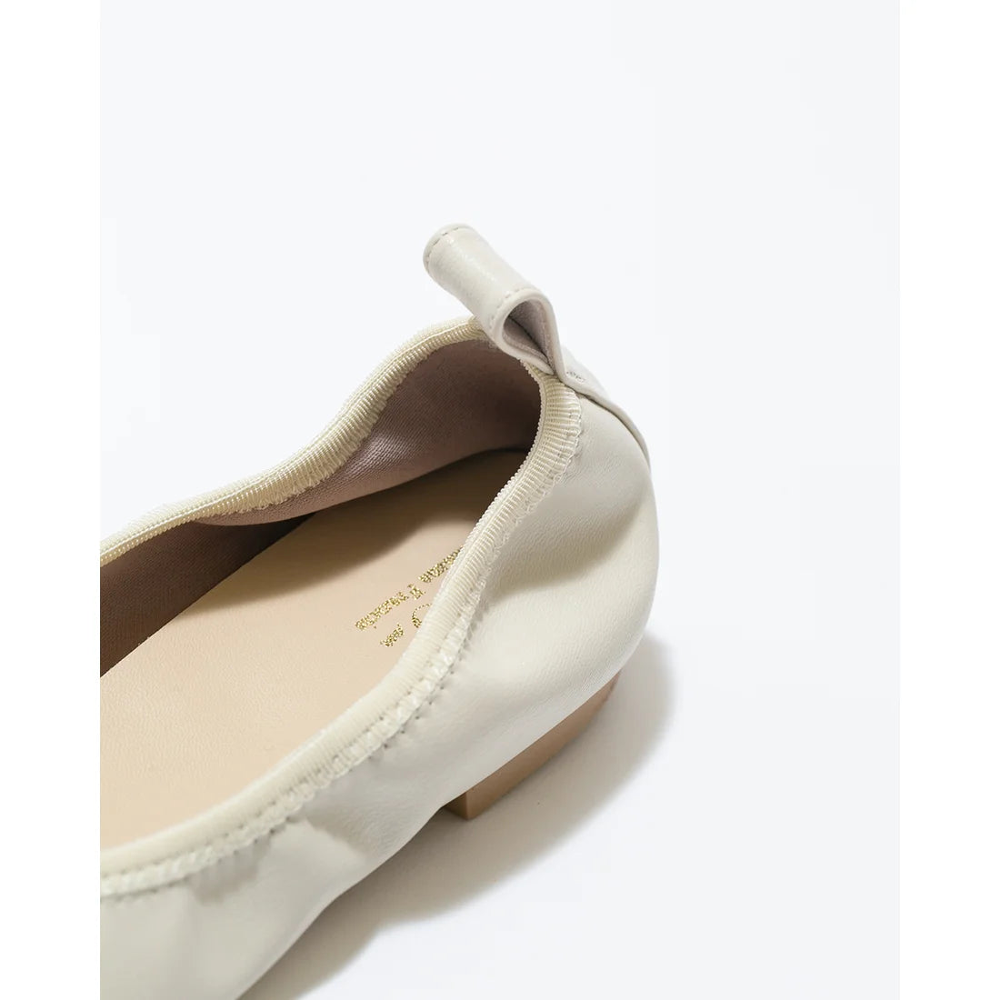 日本製【蘋果皮】【防水】Emma Francis 平底彈性芭蕾舞鞋 ( 03m-AP 177 )(Ivory apple leather)（アイボリー アップルレザー）