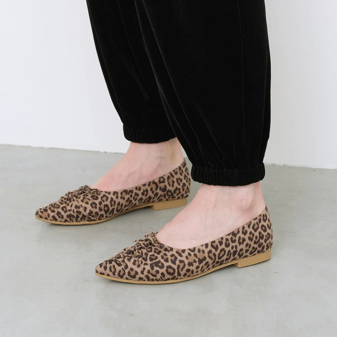 【新品預訂】日本製 Launa Lea  尖頭柔軟褶皺平底鞋 (636) (豹紋/ Leopard S)