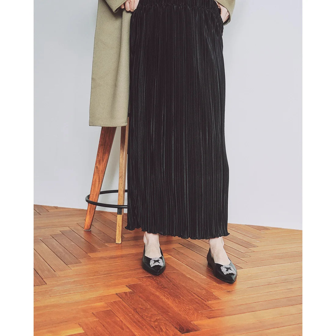 【新品預訂】日本製Emma Francis 金屬寶石平底鞋（黑色）( 07g-M 101)BLK