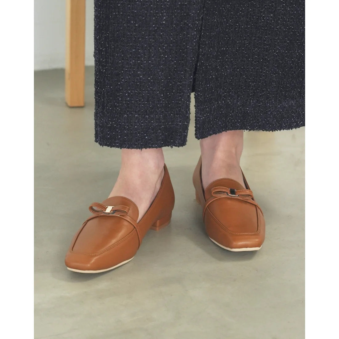 【新品預訂】日本製Emma Francis 2cm跟 小蝴蝶结乐福鞋 (2001h-P 186)(駝色 光滑)