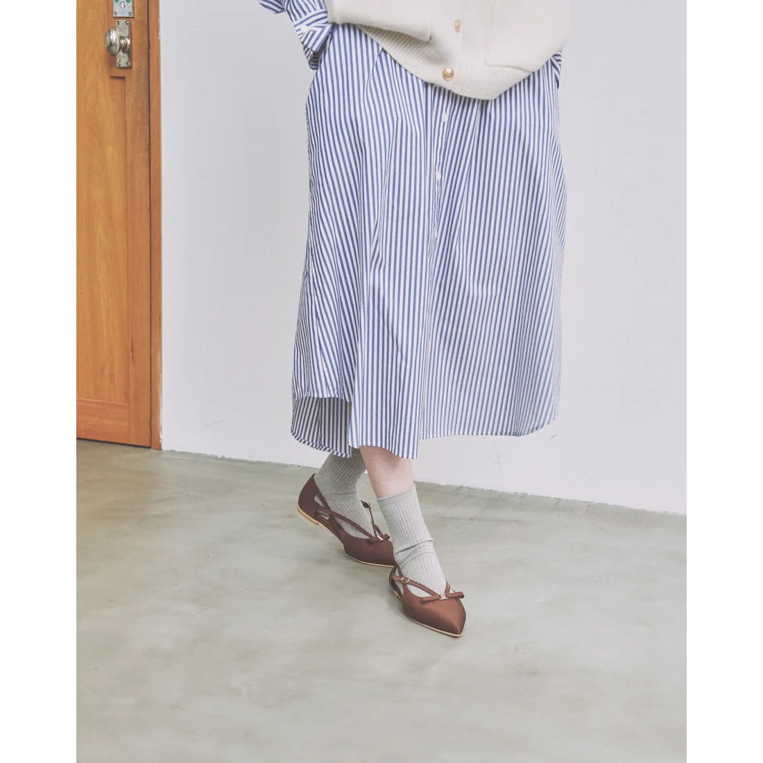 【新品預訂】日本製Emma Francis 緞面側平底鞋（棕色）( 07f-ST 105) Brown