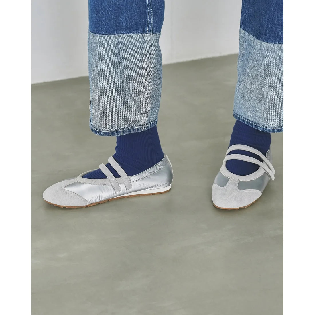 【新品預訂】日本製Emma Francis   彈性褶邊瑪麗珍芭蕾舞鞋（銀色天鵝絨皮革）(09k-NY 162)