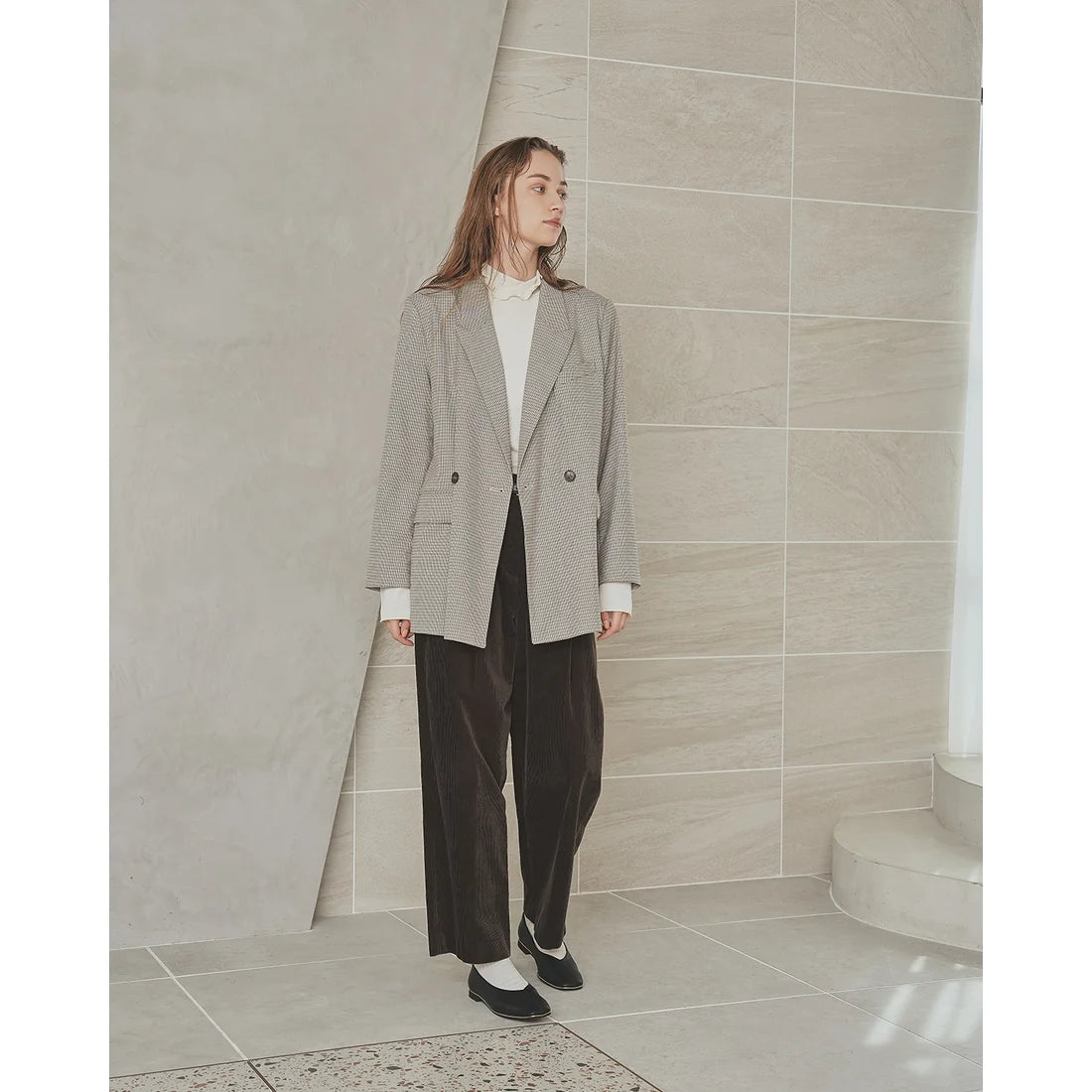 【新品預訂】日本製Emma Francis   V形中心接縫金線平底鞋（黑色光滑）(03aa-P 101) BLK