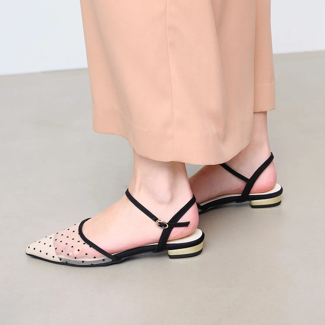 日本製 Launa Lea 圓點薄紗搭帶平底高跟鞋 (600) (米色 Z/C / Beige Z/C)