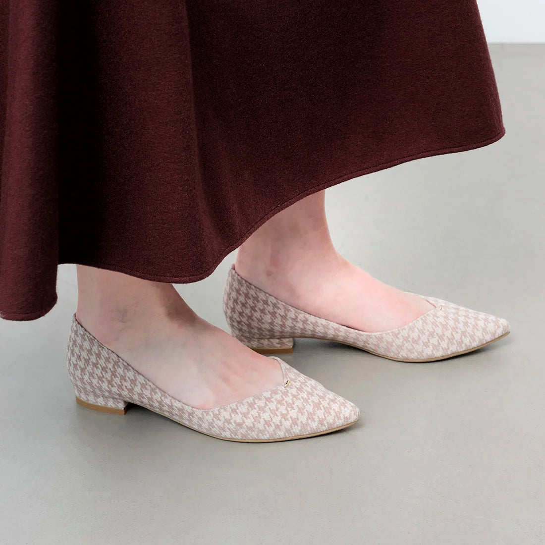 【新品預訂】日本製 Launa lea 2cm踭金線V口剪裁平底鞋 (492A) ( 千鳥杏色／Beige Z/C )