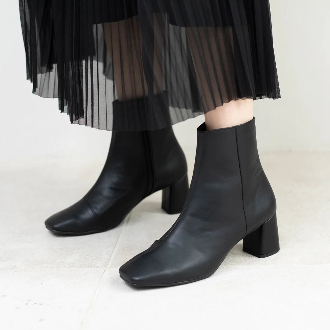 日本製[23AW]Launa lea方頭短靴(0542)(Ivory)（アイボリー）