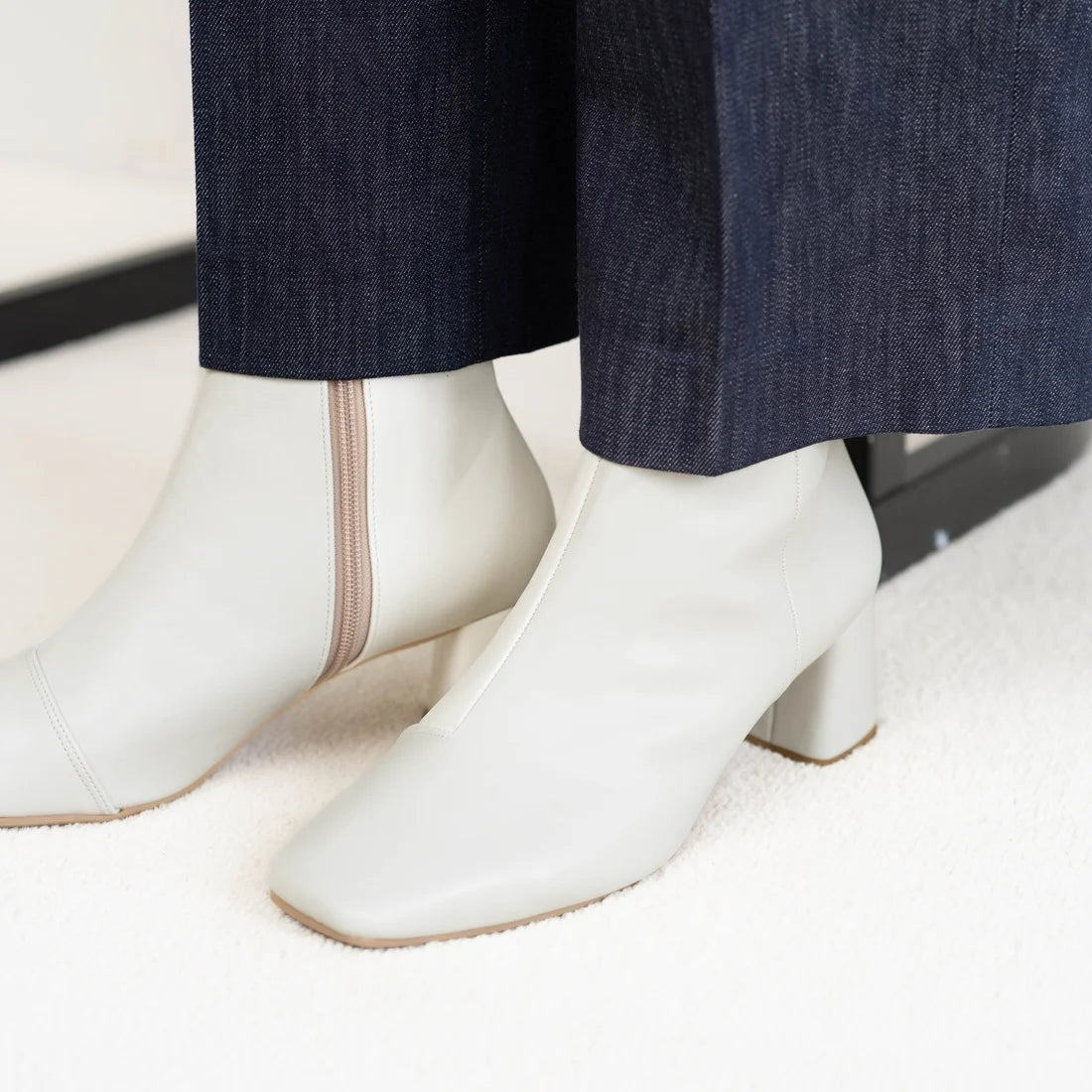 日本製[23AW]Launa lea方頭短靴(0542)(Ivory)（アイボリー）