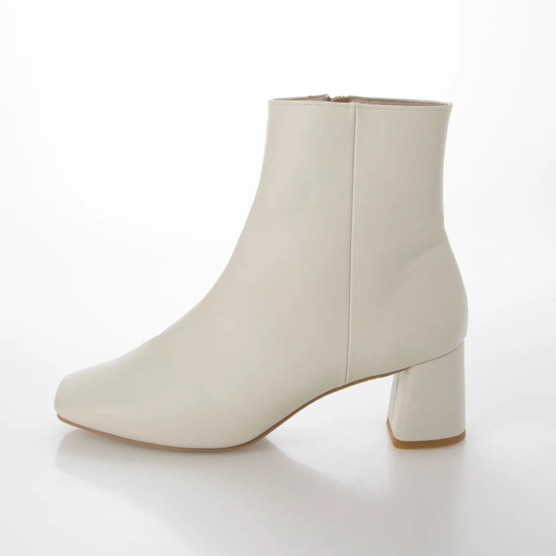 日本製[23AW]Launa lea方頭短靴(0542)(Ivory)（アイボリー）