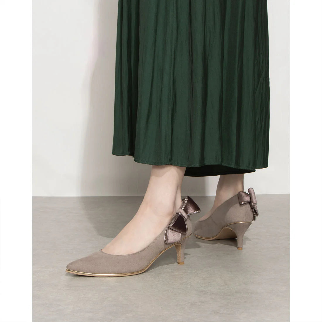 日本製 [23AW] Launa lea Back 絲帶尖頭高跟鞋 (0532) (Greige S)