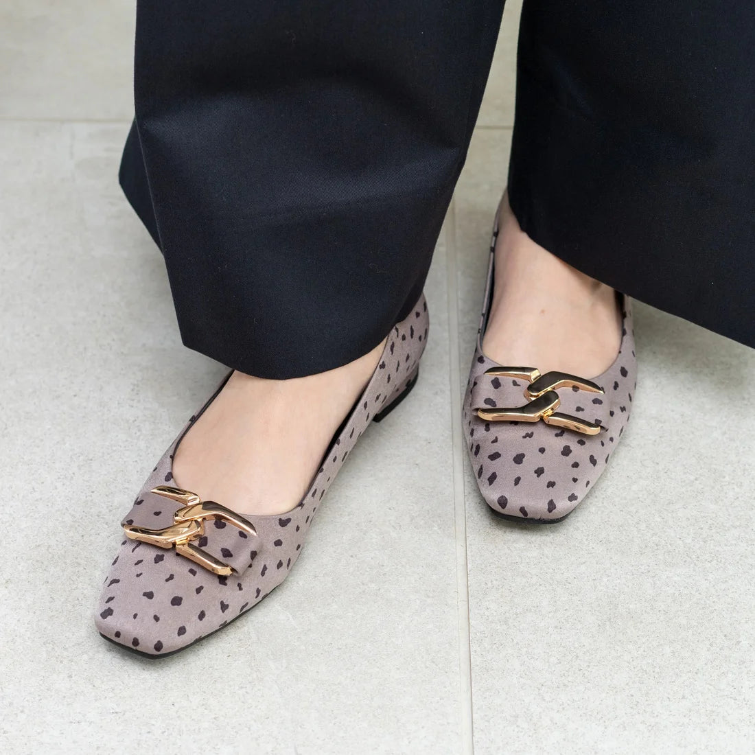 日本製 [23AW] Launa lea 金扣平跟高跟鞋 (0530) (Black S)