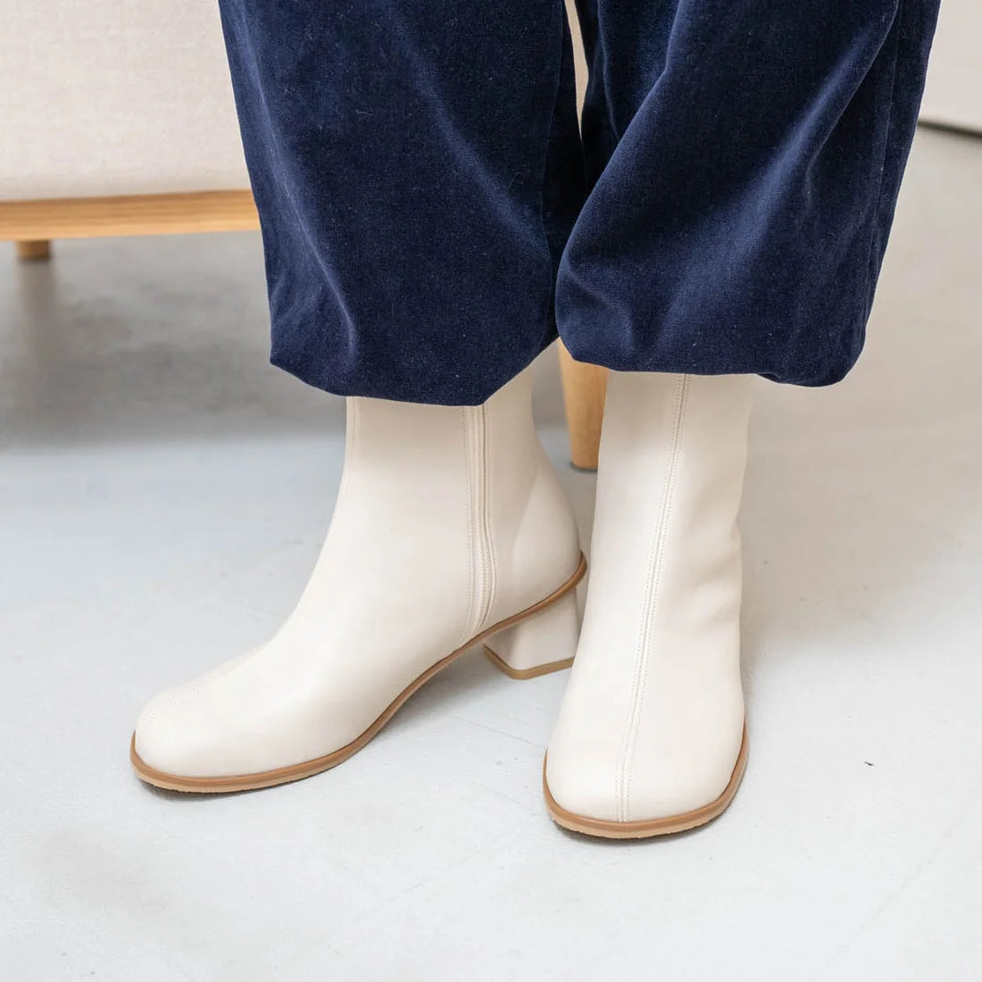 日本製 Launa lea 斜趾短靴 (0550) (Ivory)