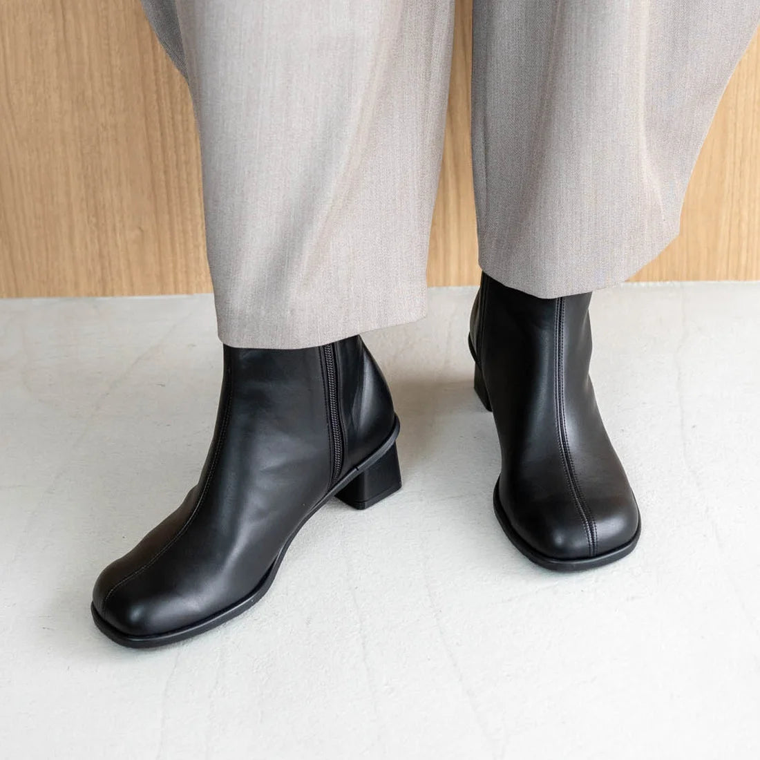 日本製 Launa lea 斜趾短靴 (0550) (Black)