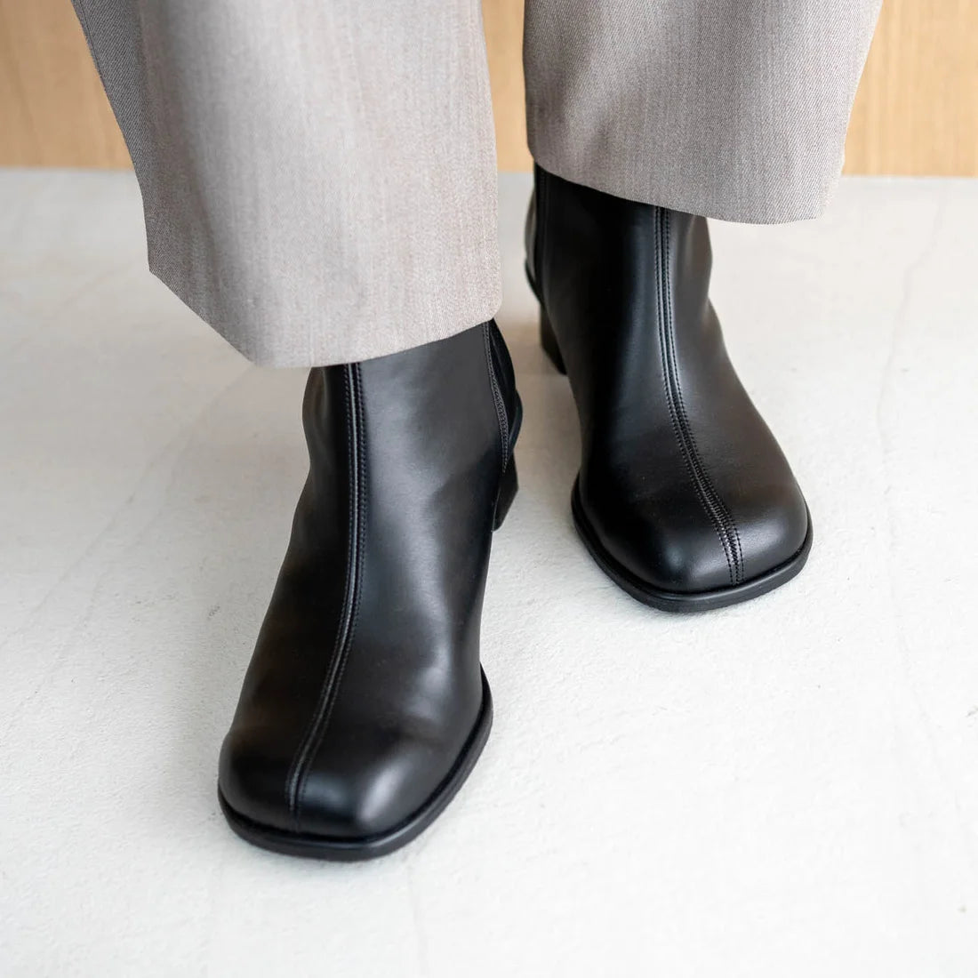日本製 Launa lea 斜趾短靴 (0550) (Black)