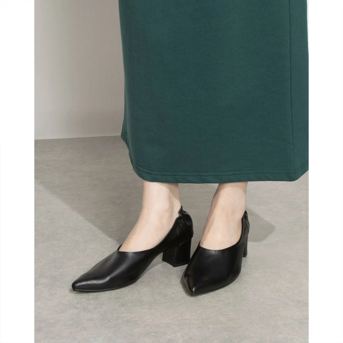 日本製 Launa lea 尖頭粗跟淺口鞋 (0540)（Black）
