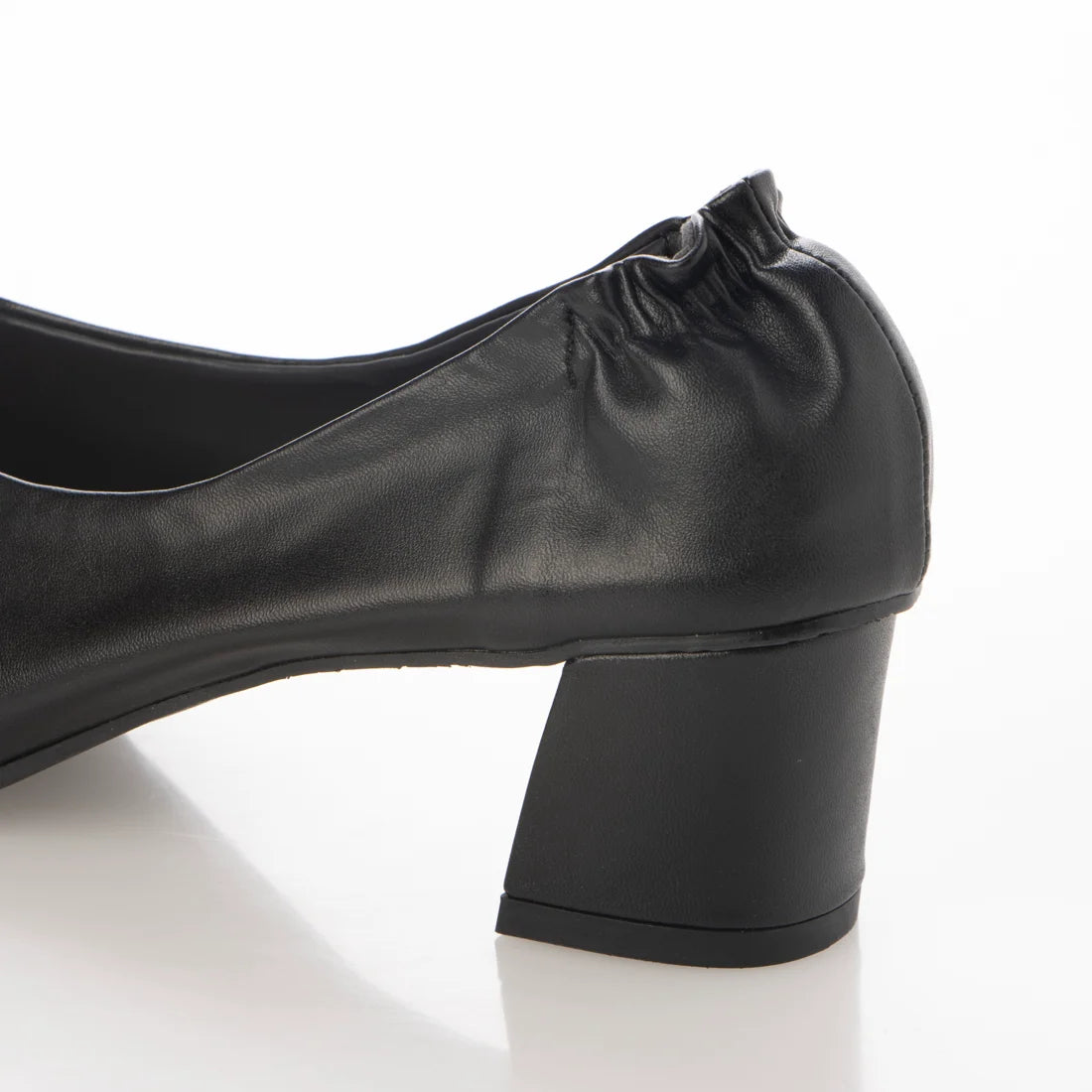 日本製 Launa lea 尖頭粗跟淺口鞋 (0540)（Black）