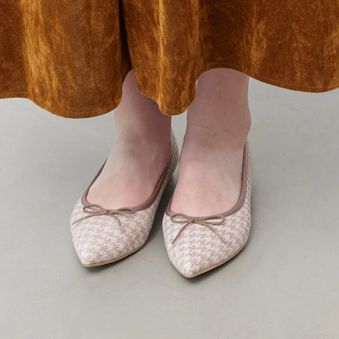 【新品】日本製 Launa lea 尖頭絨毛蝴蝶結芭蕾平底鞋 (B4613A) (千鳥杏色 Z/C / Beige Z/C) (副本)