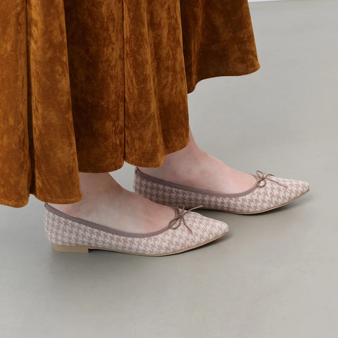 【新品】日本製 Launa lea 尖頭絨毛蝴蝶結芭蕾平底鞋 (B4613A) (千鳥杏色 Z/C / Beige Z/C) (副本)