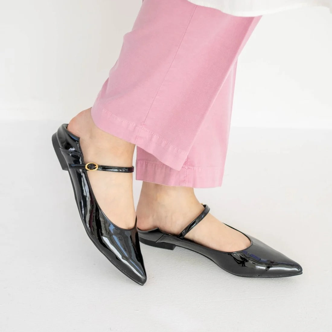 日本製 Launa Lea 尖頭繫帶平底高跟鞋 (482) (Black E)